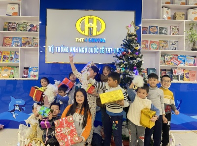 KHÔNG KHÍ NOEL TẠI THTSMART